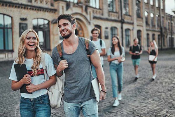 Australian students manage uni and money
